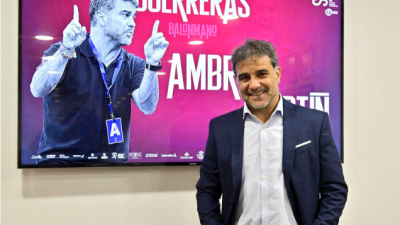 Imagen seleccionador nacional femenino, Ambros Martín, uno de los ponentes del Congreso. Foto: Rfebm