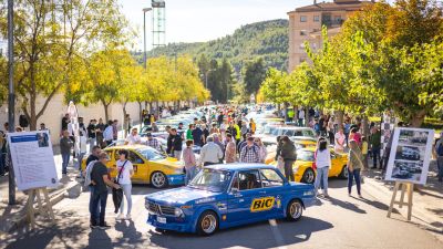 El Club Circuito Guadalope reúne vehículos clásicos y de competición en Alcañiz