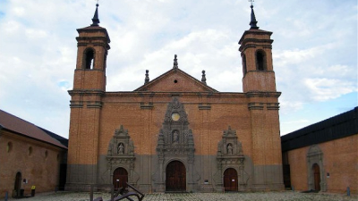 Fachada de la iglesia con las dos torres en las que se va a actuar. | Gobierno de Aragón