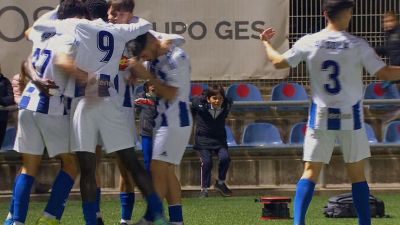 Los jugadores de la SD Ejea celebran el gol de Rodrí que ha decidido el partido.