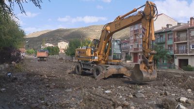 Los trabajos de limpieza continúan en Montalbán tras la DANA. / Aragón TV