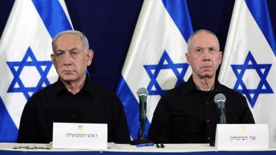 El primer ministro israelí, Benjamin Nentayahu, y su exministro de Defensa Yoav Gallant. / EFE. EPA. ABIR SULTAN. POOL