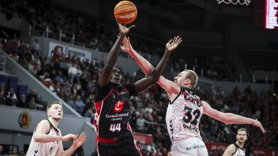 Un momento del partido entre Casademont y Bilbao