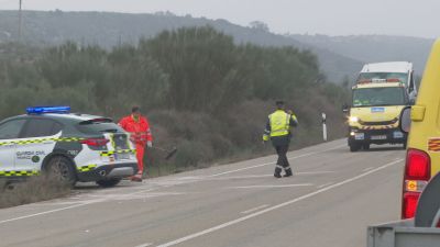 Lugar del accidente en la A-124 a la altura de Zuera (Zaragoza). / Aragón TV