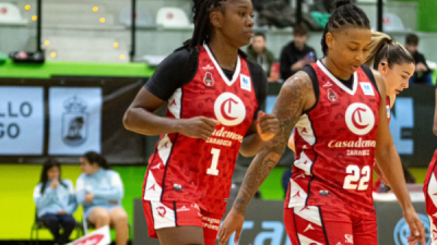 Mané y Atkinson durante el choque del miércoles en Vigo. Foto:Casademont Zaragoza