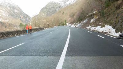 Así luce la carretera francesa al otro lado del Somport tras las obras. / Aragón TV