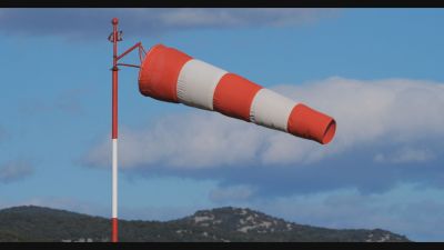 La Aemet mantiene el aviso por fuertes rachas de viento en el Pirineo aragonés. / Aragón TV