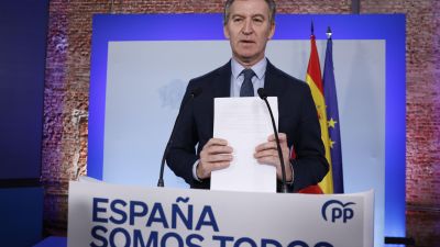El líder del PP, Alberto Núñez Feijóo, durante su intervención este viernes en Madrid para realizar balance del año 2024. / EFE