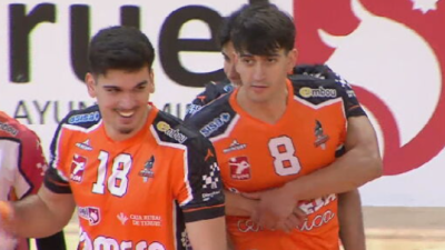 Los jugadores del Pamesa Teruel celebran un punto