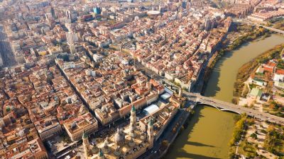 Panorámica de la ciudad de Zaragoza. / Canva
