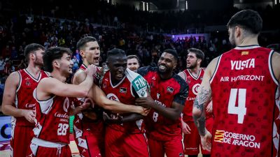 El equipo celebra la victoria ante Girona,la última que se ha logrado en esta primera vuelta. Foto: ACB.com