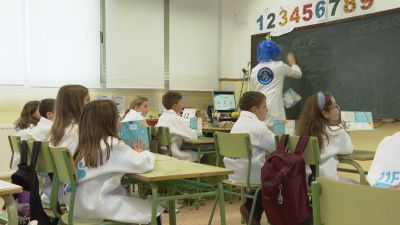Una de las actividades de la iniciativa 'Una ingeniera en cada cole'. / Aragón TV