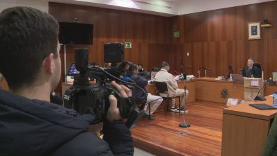 Este miércoles han declarado los tres primos del fallecido, acusados de lesiones leves en el juicio. / Aragón TV