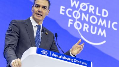 Pedro Sánchez en su ponencia de este miércoles en el Foro Económico Mundial de Davos. / EFE