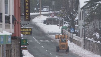 Las principales carreteras ya están limpias de nieve desde la tarde del jueves. / Aragón TV