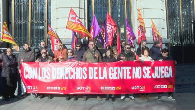 Concentración de UGT y CC.OO. este domingo en Zaragoza. / Aragón TV