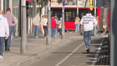 En la capital aragonesa está prohibido que los patinetes circulen por aceras y zonas peatonales. / Aragón TV
