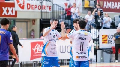 Los jugadores del Wanapix 10 en el pabellón XXl. Foto: Alejandro Meavilla