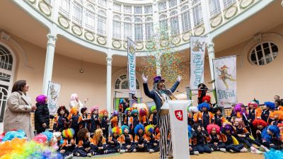 El Conde de Salchichón en la presentación este lunes del Carnaval en Zaragoza. / Miguel G. García