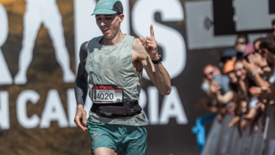 Marcos Ramos cruza la meta en la prueba canaria