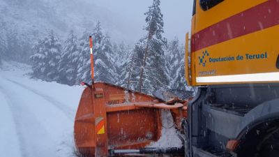 La nieve afecta a varias carreteras aragonesas. / DPT