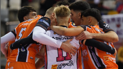 El Pamesa Teruel Voleibol celebra un punto en el último partido en casa frente a Emeve. Foto: IG Pamesa Teruel
