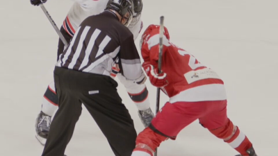 Un momento del partido del Club Hielo Jaca ante el Majadahonda