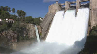 Desembalse de agua, el pasado 24 de marzo, en El Grado. / Aragón TV