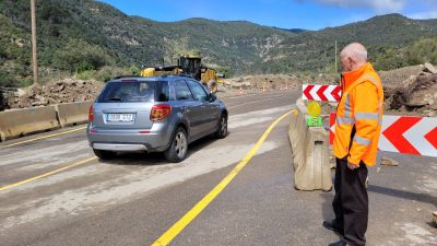 Primeros vehículos en la A-139 después de 10 días cortada. / Gobierno de Aragón