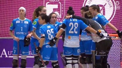 Las jugadoras del CP Esneca Fraga se lamentan tras finalizar la semifinal.