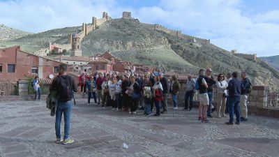Albarracín cuenta, actualmente, con 1.700 plazas de alojamiento, casi el doble que habitantes. / Aragón TV