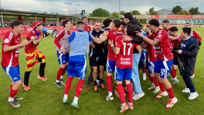 Los jugadores de la SD Tarazona celebran la permanencia. Foto: SD Tarazona