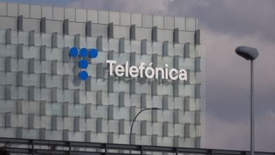 Fachada de la sede de Telefónica en Madrid. / Europa Press