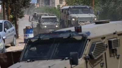 Militares israelís durante una de las operaciones llevada a cabo en Yenin. / EFE/EPA/ALAA BADARNEH