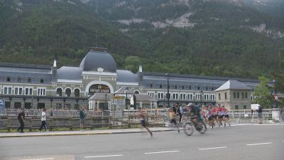 Reabre al tráfico este lunes el ferrocarril Huesca-Canfranc. / Aragón TV