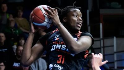 Aminata Gueye, en un partido con Villeneuve.
