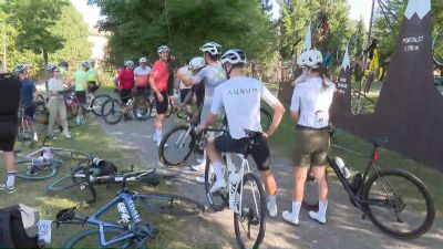 Muchos ciclistas han llegado ya este viernes a Sabiñánigo. / Aragón TV