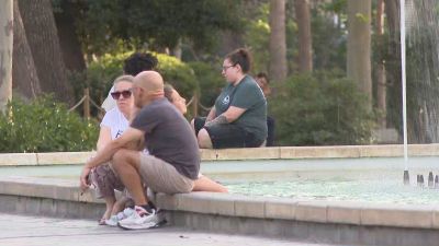 Solo el agua es capaz de suavizar los efectos del fuerte calor. / Aragón Tv