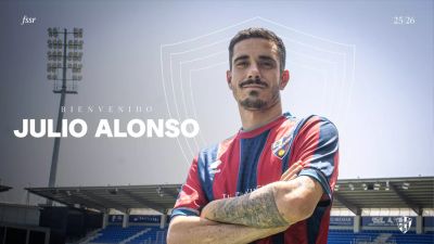 Julio Alonso es el primer fichaje de la SD Huesca para el próximo curso.