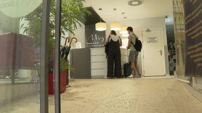 No es legal fotocopiar el DNI de un cliente para verificar su identidad. / Aragón TV