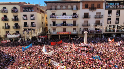 La plaza del Torico durante unas Fiestas del Ángel. / Ayuntamiento de Teruel