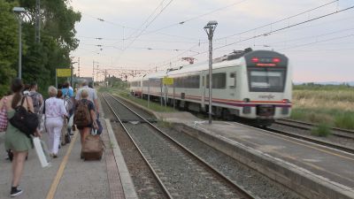 Las obras obligaron a los usuarios a utilizar un servicio alternativo de autobús. / Aragón TV