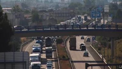 El accidente ha provocado retenciones en la A-68 a la altura de Sobradiel. / DGT