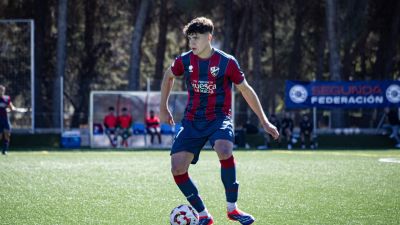 Álex Fita durante un encuentro con la SD Huesca.
