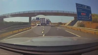 La conductora de un vehículo recorrió más ocho kilómetros en dirección contraria por la autovía A-49. | Aragón TV