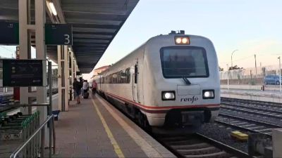 Convoy de tren en la estación de Huesca. / Archivo