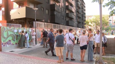 Edificio ennegrecido de la calle Eduardo Taboada. / Aragón TV