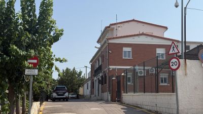 Acuartelamiento de la Guardia Civil en la localidad de Llíria (Valencia). / EFE. Raquel Segura