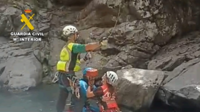 Imagen del rescate en el barranco Trigoniero. / Guardia Civil