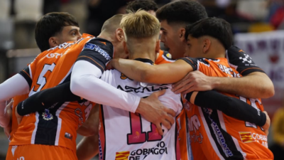 El Pamesa Teruel Voleibol celebra un punto en el último partido en casa frente a Emeve. Foto: IG Pamesa Teruel